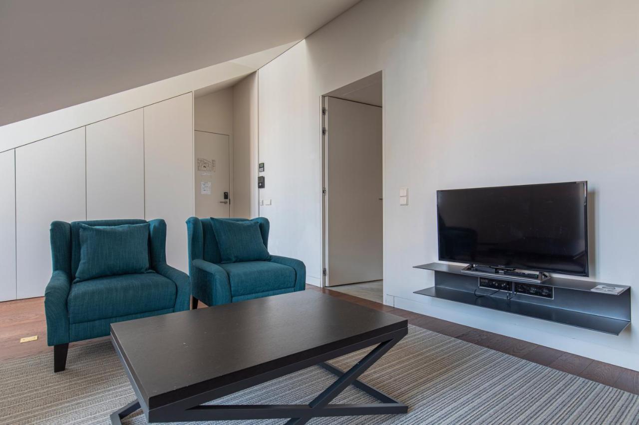 8 Building Apartment 403 T2 - River & Garden View Lisbon Exterior photo